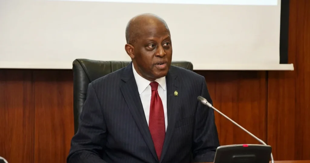 CBN Warns Against Naira Abuse, Unveils Students’ Club