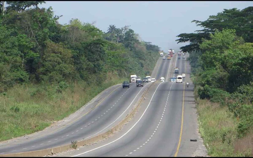 Six dead as tankers, trucks, cars collide on Lagos–Ibadan Expressway