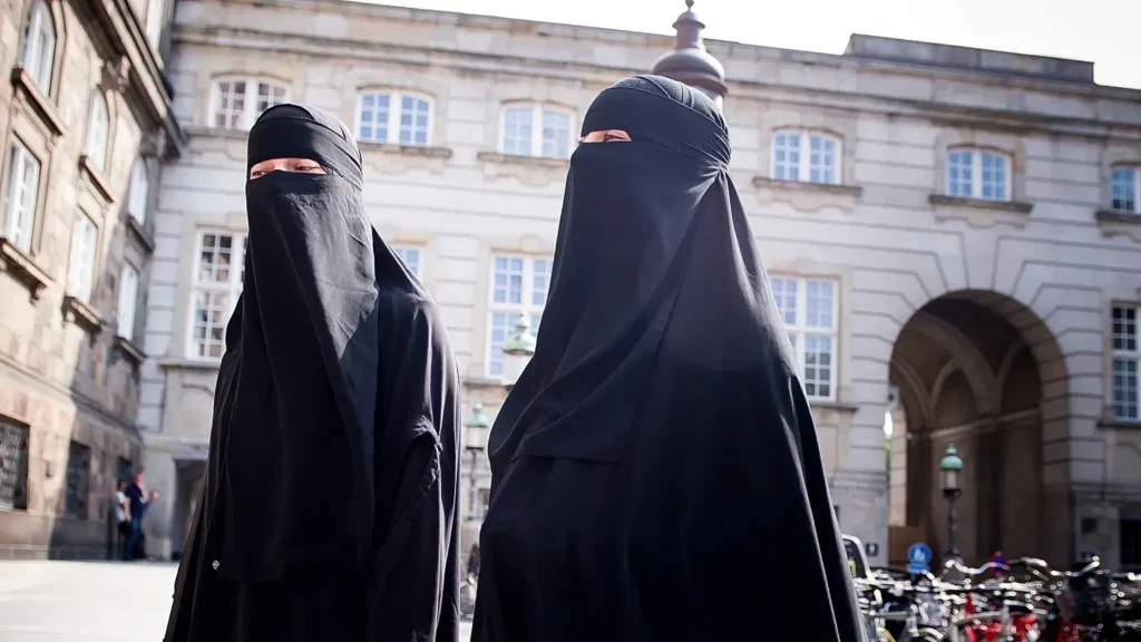 Portugal bans face coverings in public places