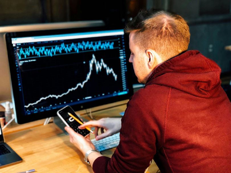 Why Experienced Traders Sometimes Ignore the Biggest Market Moves