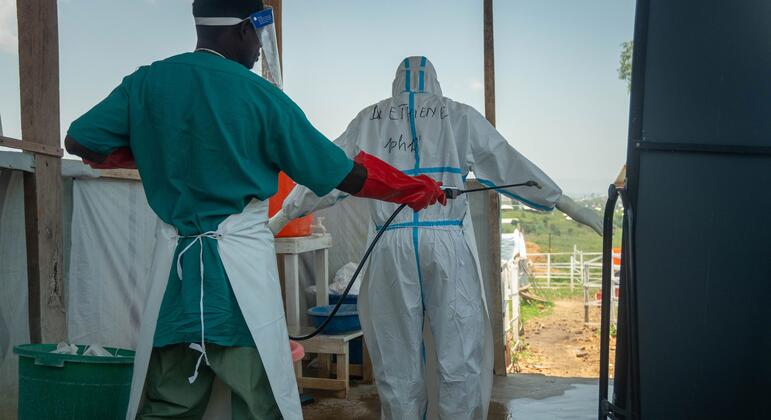 Ebola responders grapple with widening outbreak in DR Congo