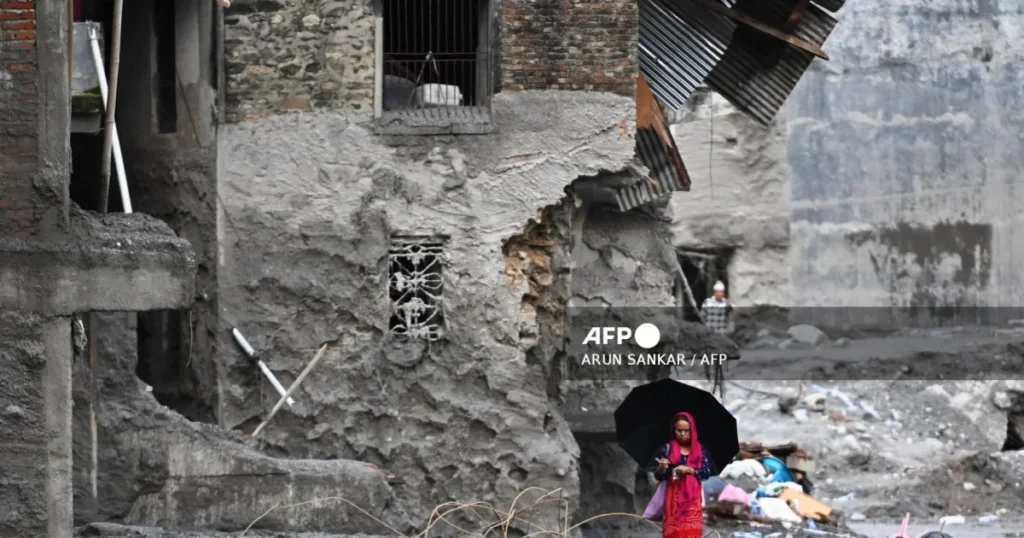 Nepal floods death toll surpasses 1,000 as thousands remain missing